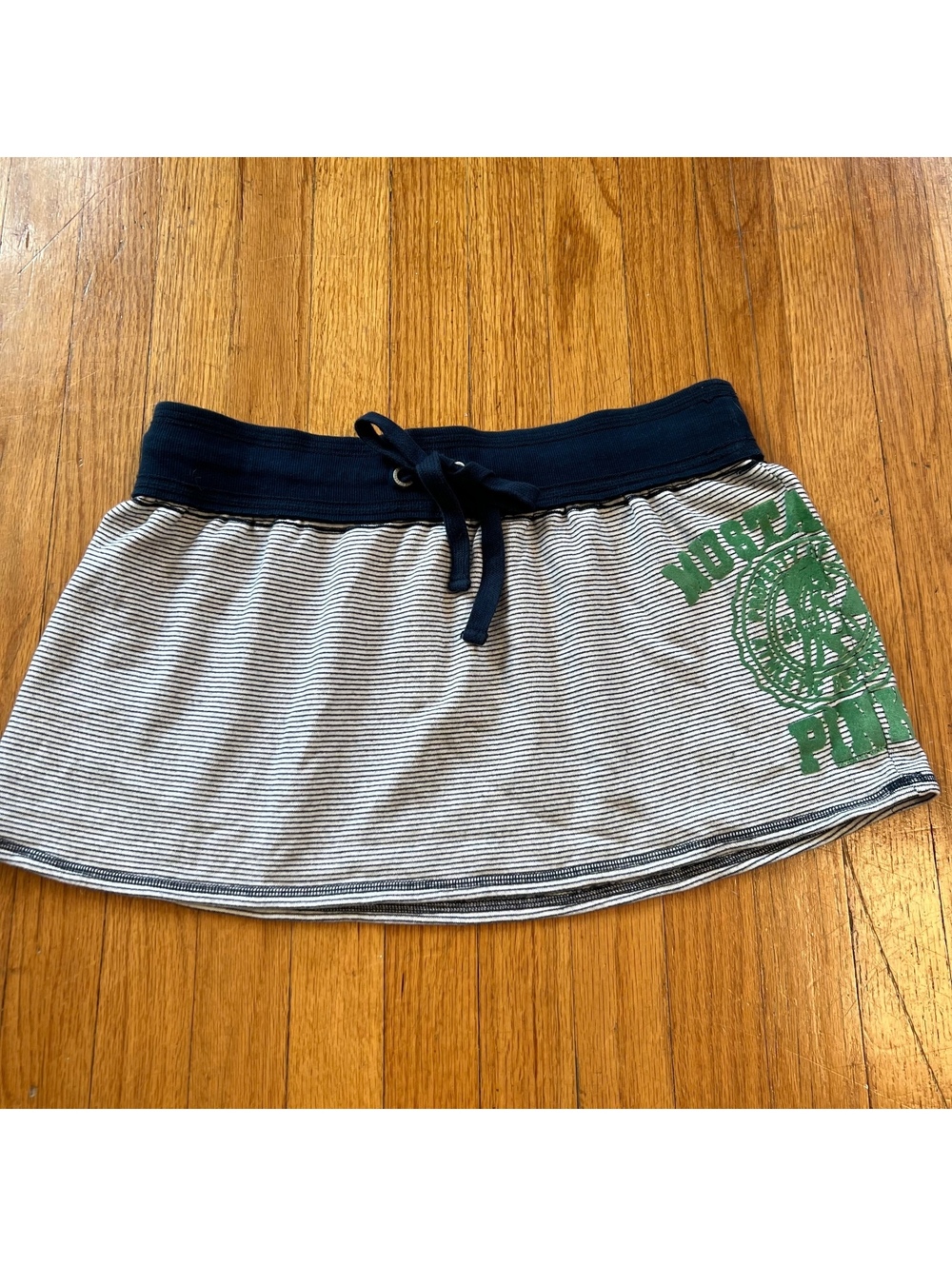 Vintage Y2K VS PINK sweat skirt